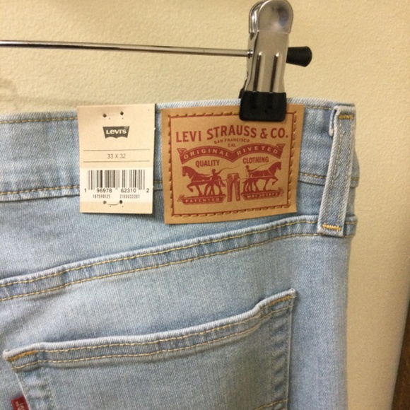 725 High Rise Bootcut Levi’s - Picture 2 of 4